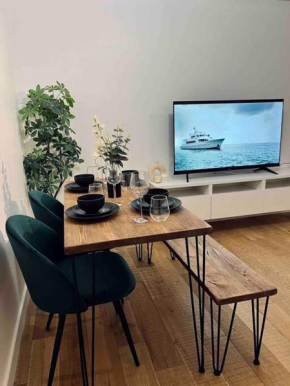 Lovely 1 Bed, Northolt Station